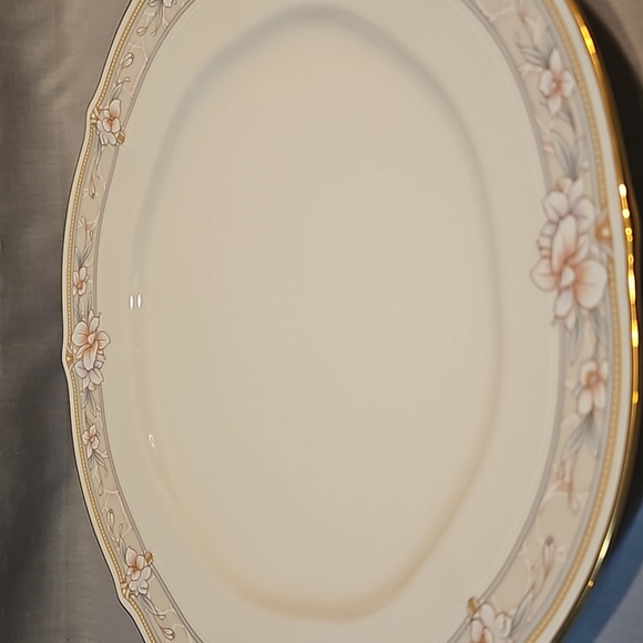 New Noritake Windsor Garden 7302 Round Chop/Serving Platter - Picture 9 of 9